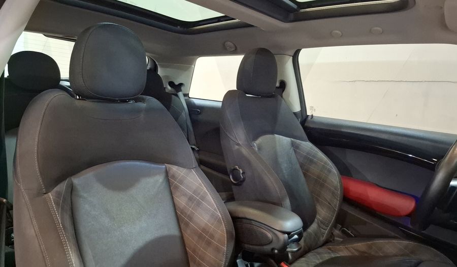Mini Cooper S 2.0 COOPER CHILI AUTO Hatchback 2018