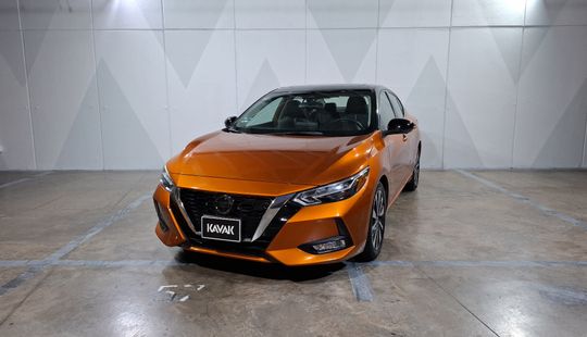 Nissan • Sentra