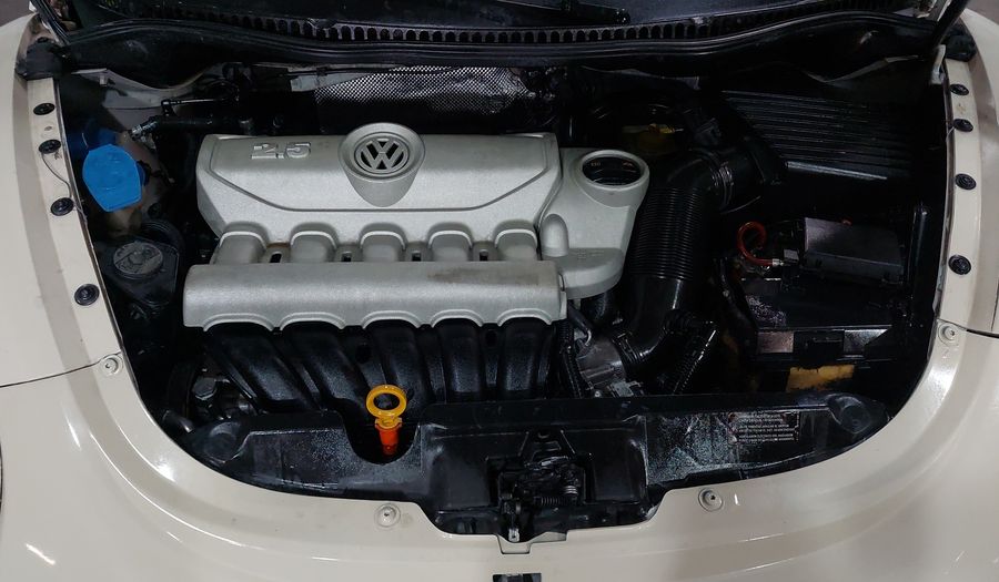 Volkswagen Beetle 2.0L GLS QUEMACOCOS MT Hatchback 2010