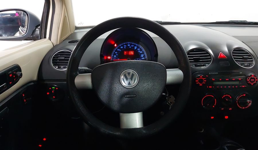 Volkswagen Beetle 2.0L GLS QUEMACOCOS MT Hatchback 2010