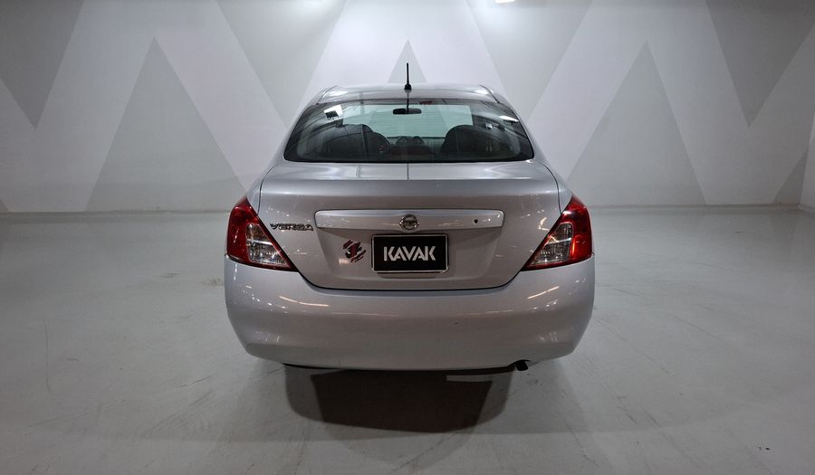 Nissan Versa 1.6 SENSE TA AC Sedan 2013