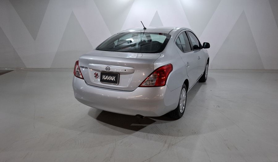 Nissan Versa 1.6 SENSE TA AC Sedan 2013
