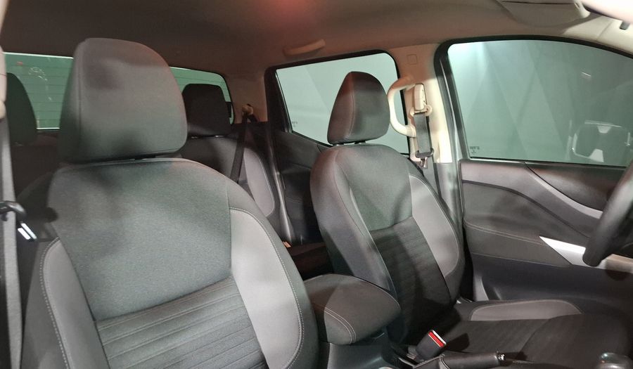 Nissan Frontier 2.5 LE AUTO Pickup 2021