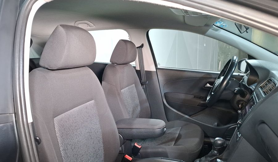 Volkswagen Polo 1.6 STARTLINE AUTO Hatchback 2020