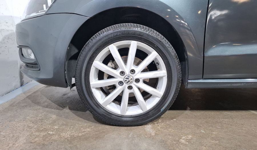 Volkswagen Polo 1.6 STARTLINE AUTO Hatchback 2020