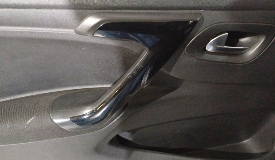 Peugeot 301 1.6 ALLURE TIPTRONIC Sedan 2015