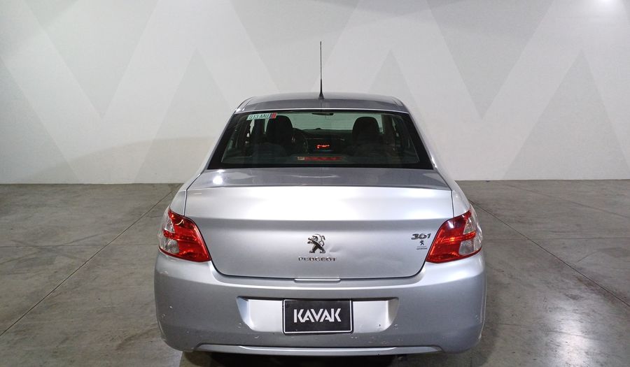 Peugeot 301 1.6 ALLURE TIPTRONIC Sedan 2015