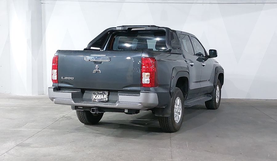 Mitsubishi L200 2.4 GLX DIESEL 4WD Pickup 2025