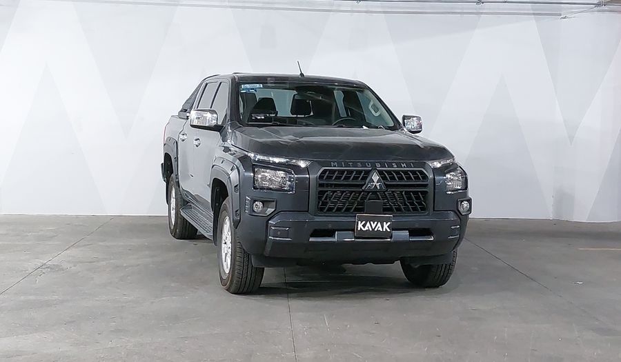 Mitsubishi L200 2.4 GLX DIESEL 4WD Pickup 2025