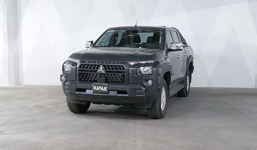 Mitsubishi L200 2.4 GLX DIESEL 4WD Pickup 2025