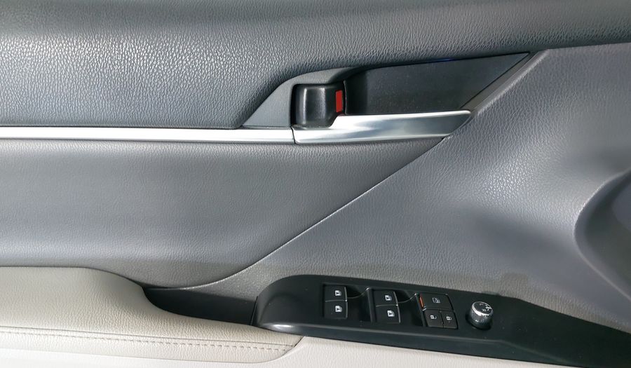 Toyota Camry 2.5 XLE NAVI HV AUTO Sedan 2020