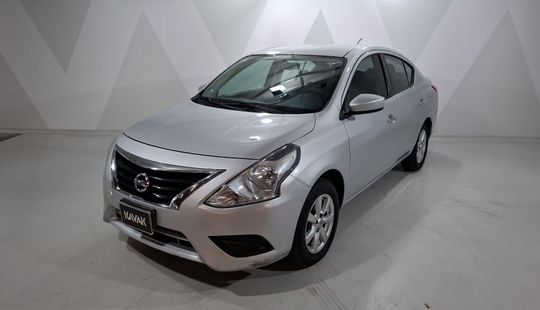 Nissan • Versa