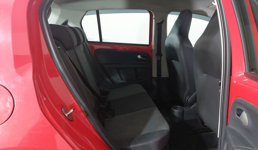 Volkswagen Up MPI MOVE UP Hatchback 2015