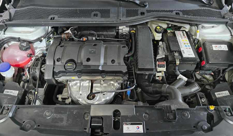 Peugeot 208 1.6L STYLE Hatchback 2024