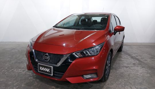Nissan • Versa