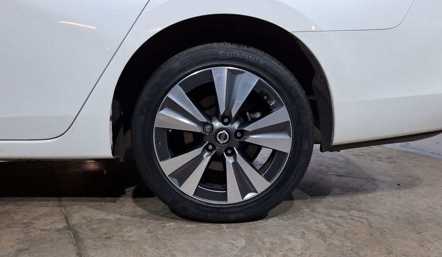 Nissan Sentra 1.8 EXCLUSIVE NAVI AUTO Sedan 2018