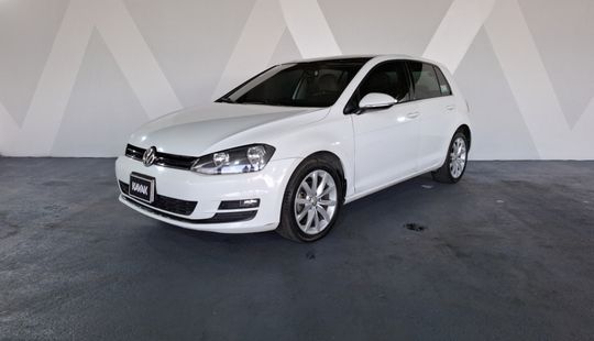Volkswagen • Golf