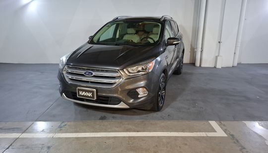 Ford • Escape
