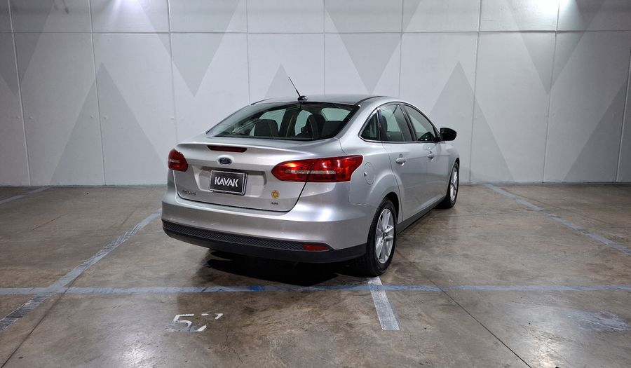 Ford Focus 2.0 SE Sedan 2017