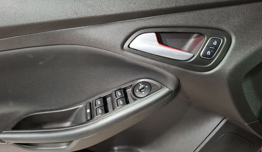Ford Focus 2.0 SE Sedan 2017
