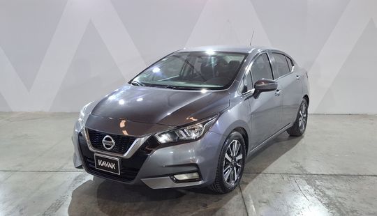 Nissan • Versa