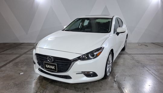 2018 • 69,279 km • Automático