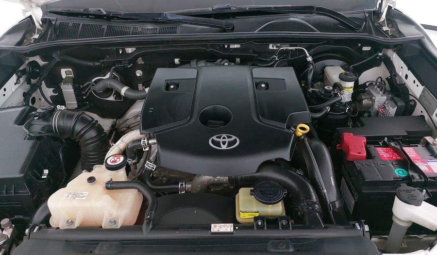 Toyota Hilux 2.8 DOBLE CABINA DSL (D-CAB DIESEL AT) Pickup 2018