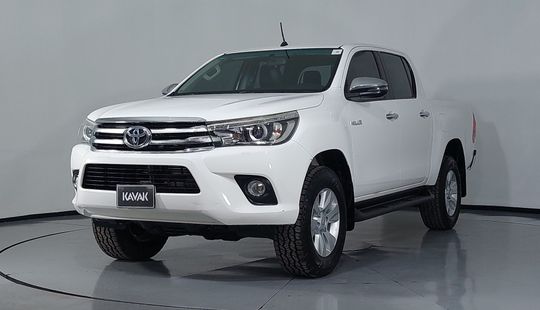 Toyota • Hilux