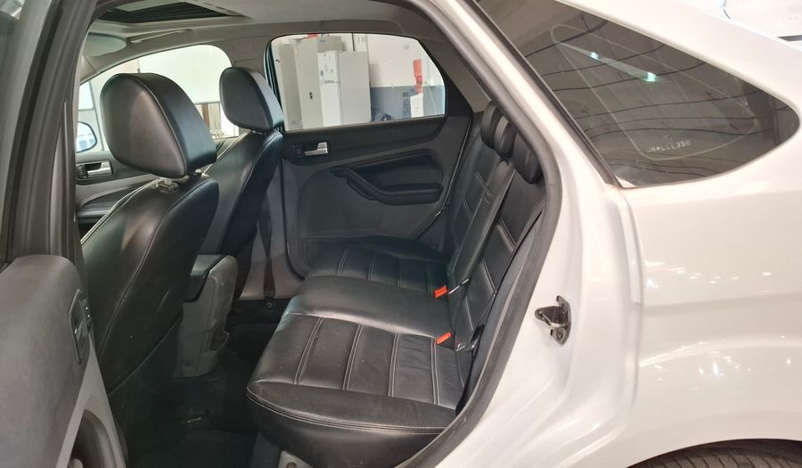 Ford Focus Ii 2.0 GHIA AUTO Sedan 2012