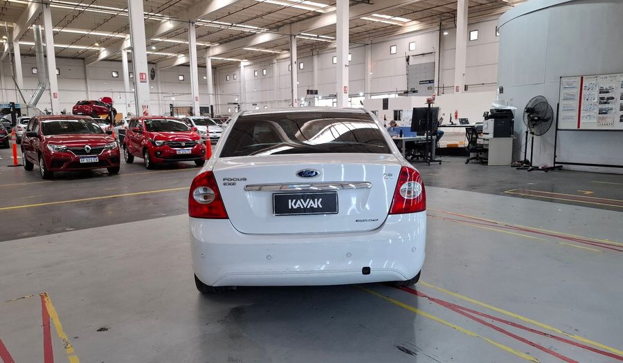 Ford Focus Ii 2.0 GHIA AUTO Sedan 2012