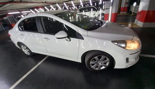 Peugeot • 408
