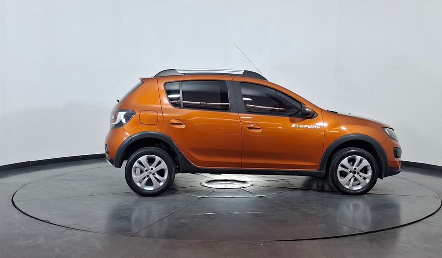 Renault Sandero Stepway 1.6 STEPWAY PRIVILEGE Hatchback 2017