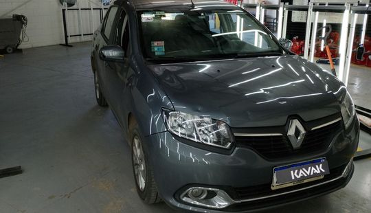 Renault • Logan
