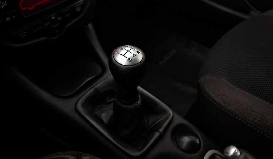Peugeot 207 1.6 XT COMPACT Hatchback 2011