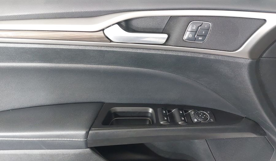 Ford Fusion SEL Sedan 2017