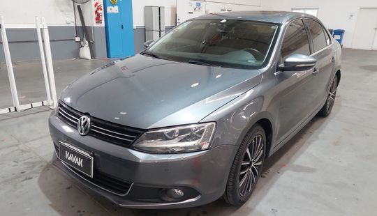 Volkswagen • Vento