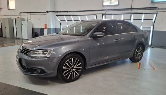 Volkswagen • Vento