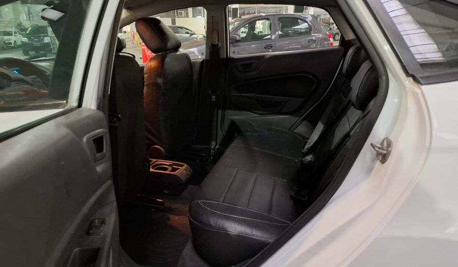 Ford Fiesta Kinetic Design 1.6 S PLUS Sedan 2014