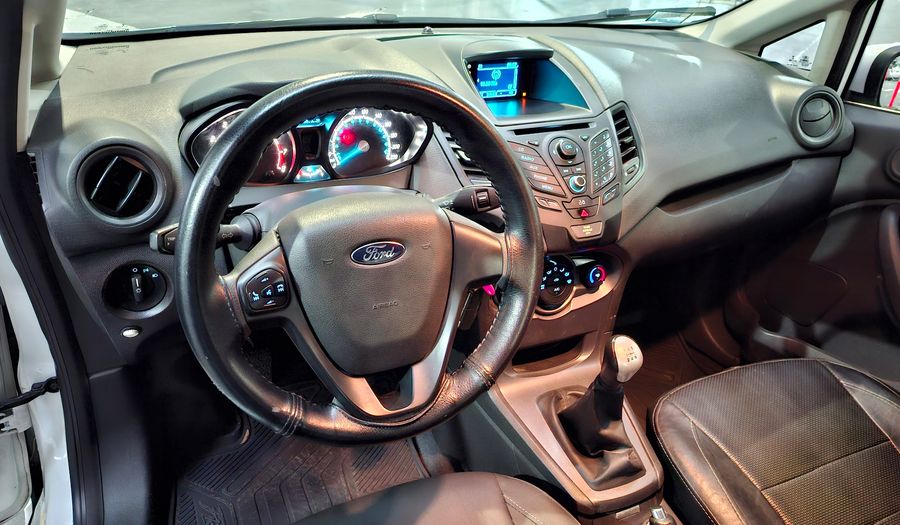 Ford Fiesta Kinetic Design 1.6 S PLUS Sedan 2014