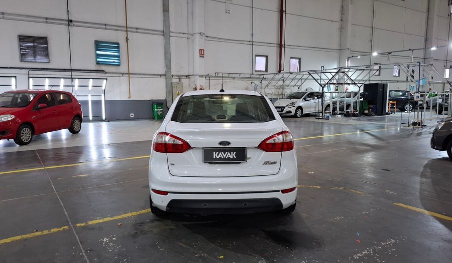 Ford Fiesta Kinetic Design 1.6 S PLUS Sedan 2014