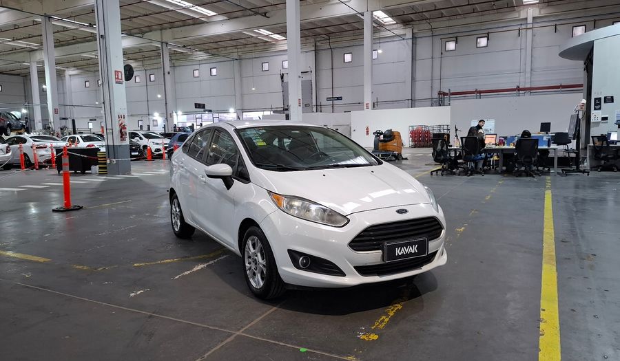Ford Fiesta Kinetic Design 1.6 S PLUS Sedan 2014