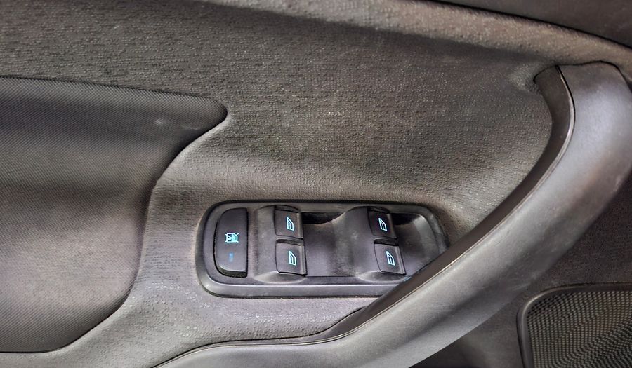 Ford Fiesta Kinetic Design 1.6 S PLUS Sedan 2014