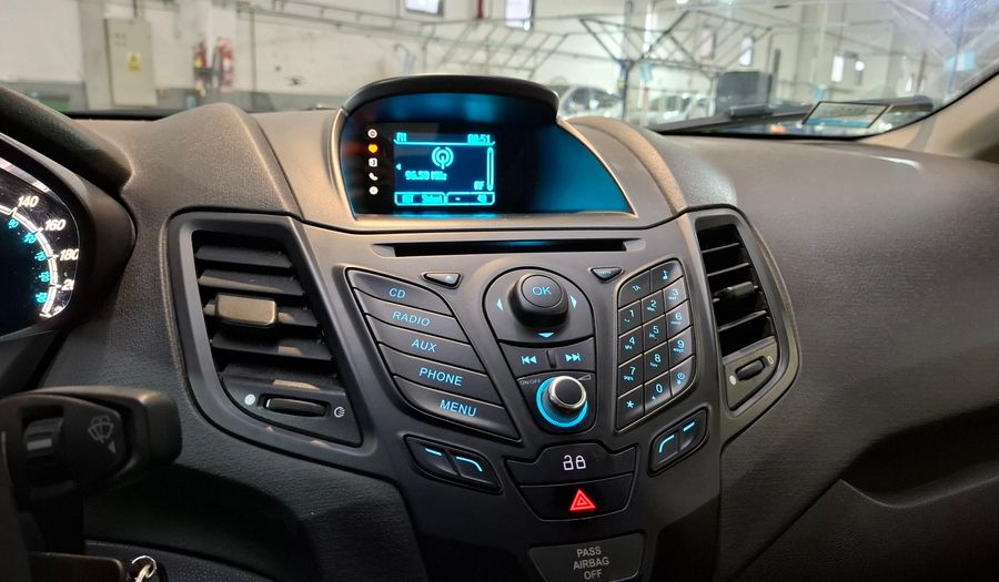 Ford Fiesta Kinetic Design 1.6 S PLUS Sedan 2014