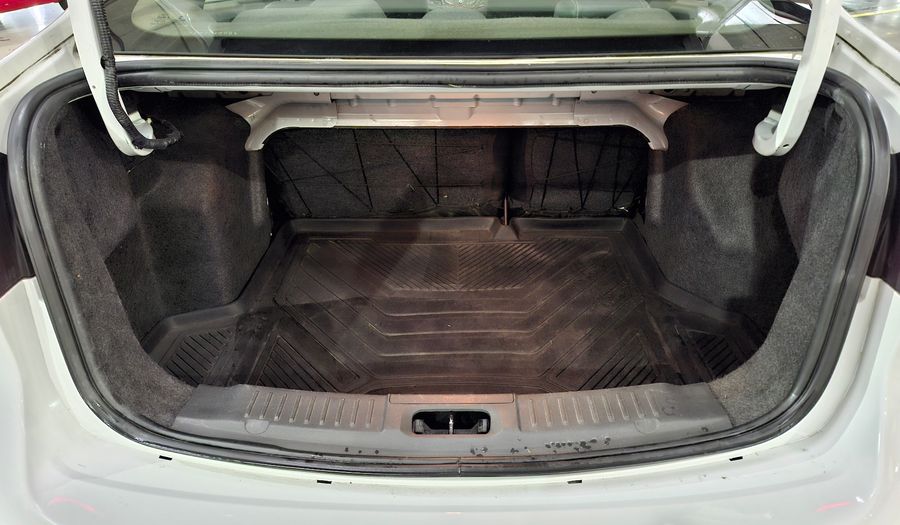 Ford Fiesta Kinetic Design 1.6 S PLUS Sedan 2014