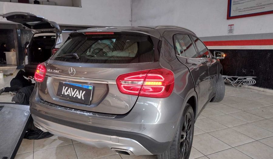 Mercedes Benz Gla 200 CGI ADVANCE TURBO Suv 2016