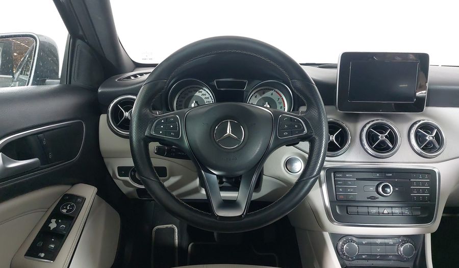 Mercedes Benz Gla 200 CGI ADVANCE TURBO Suv 2016