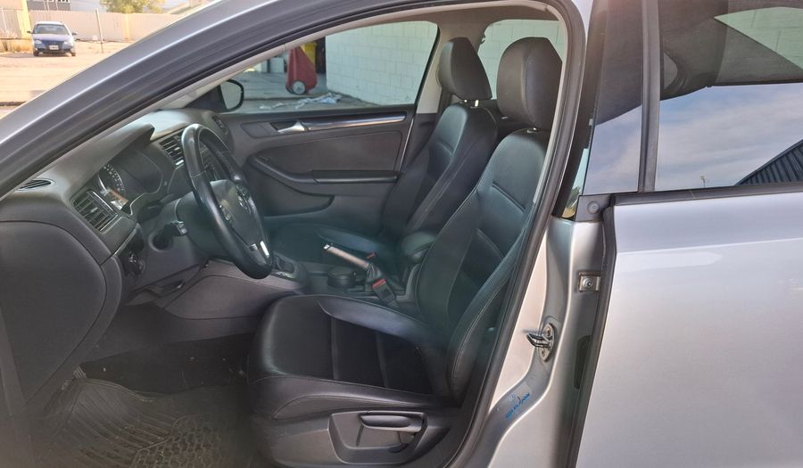 Volkswagen Vento 2.5 LUXURY TIPTRONIC Sedan 2013