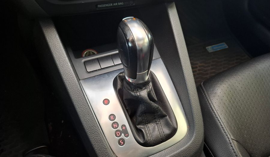 Volkswagen Vento 2.5 LUXURY TIPTRONIC Sedan 2013