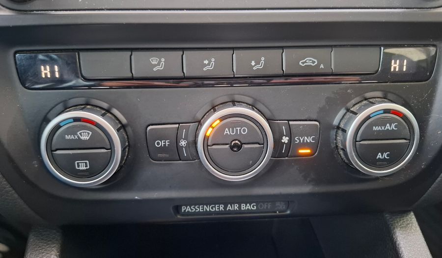 Volkswagen Vento 2.5 LUXURY TIPTRONIC Sedan 2013