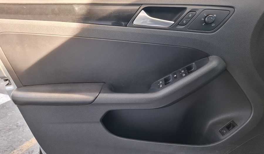 Volkswagen Vento 2.5 LUXURY TIPTRONIC Sedan 2013